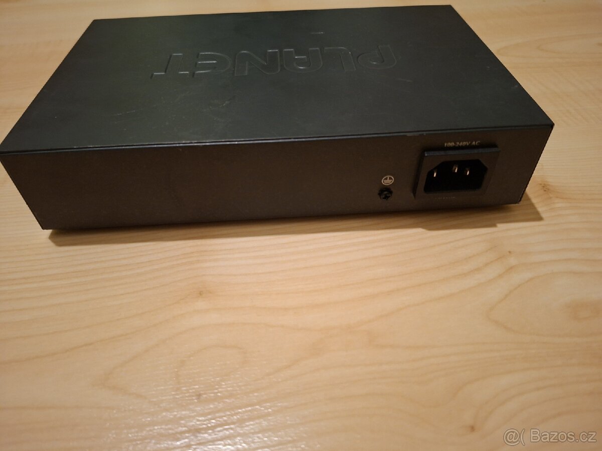 Gigabit Managed Switch Planet GSD-1020S 8+2 portový - 3