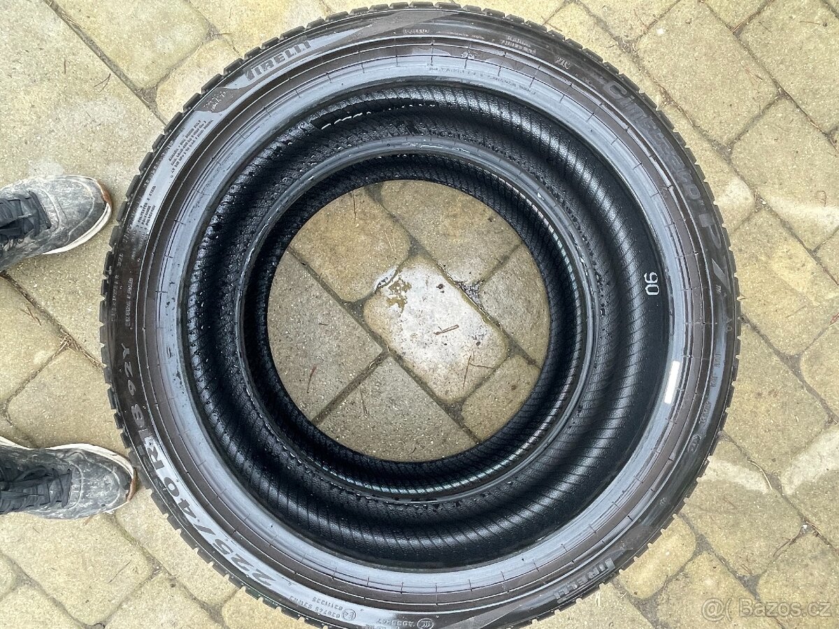 Dvě letní pneu 225/40/18 Pirelli - 3