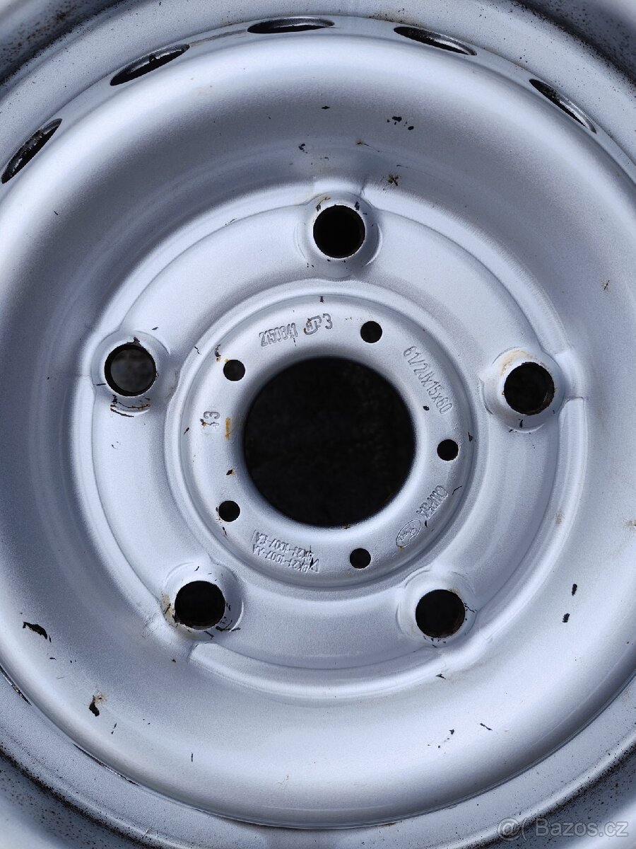 Kola ford custom - 3