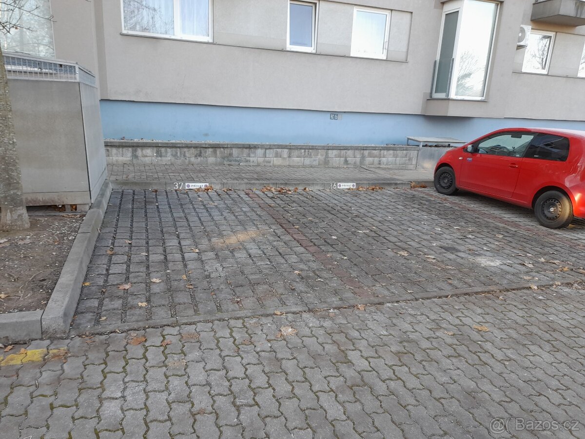 Parkovací místo - 3