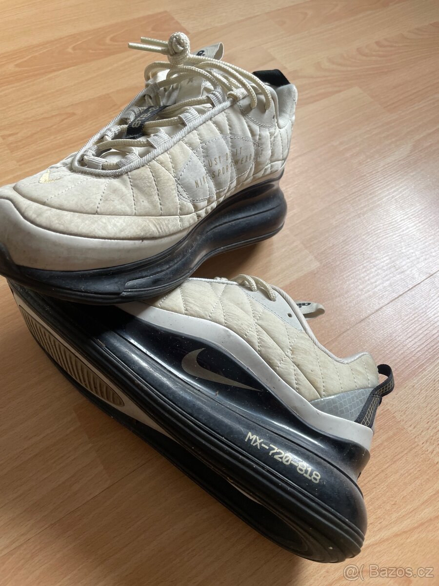Nike air 720 - 3