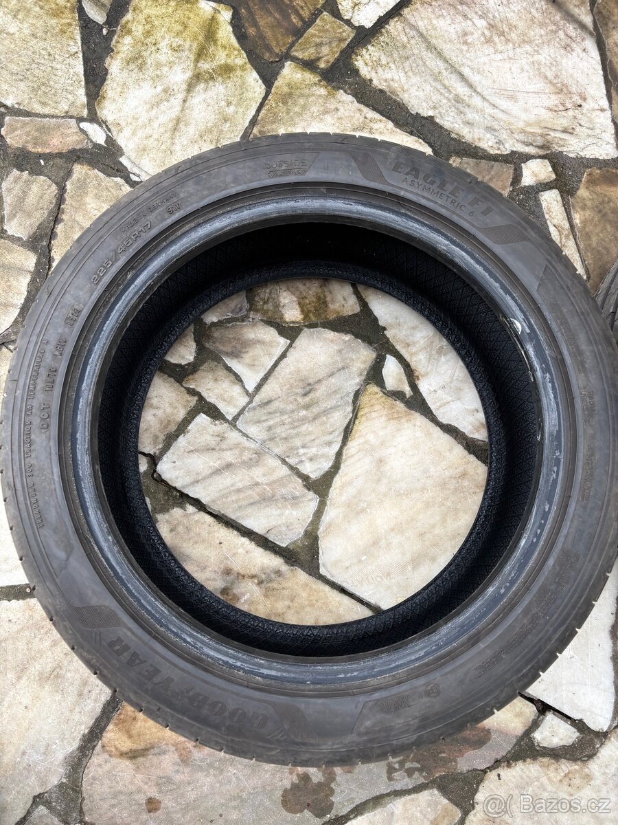 Goodyear Eagle F1 225/45 R17 - 3
