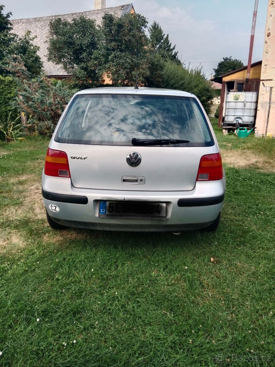 VW GOLF IV - 3