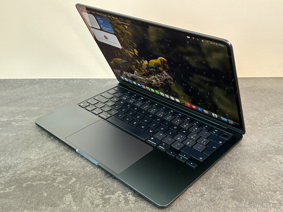 MacBook Air 13'' 2022 / M2 / 16GB / 256GB SSD - 3