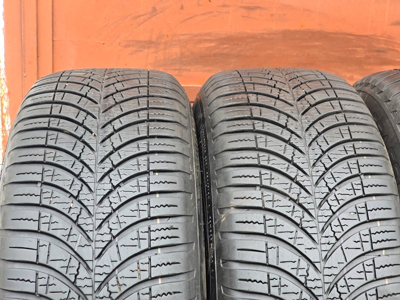 Celoroční Goodyear + Kormoran 195/65/15 + disky - 3