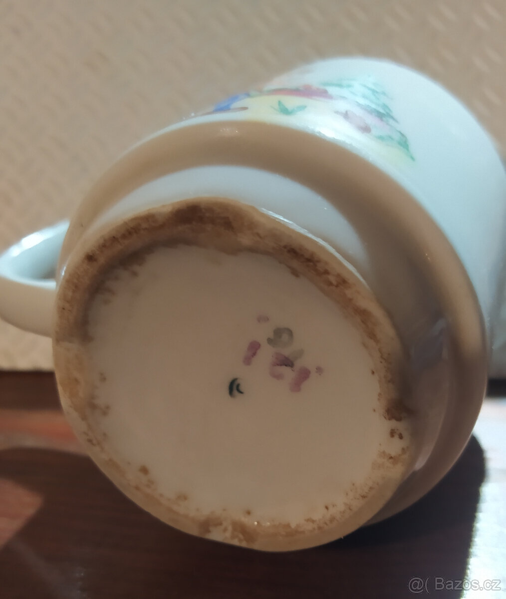Dětské sběratelské hrnečky a modrá skleněná dóza - 3