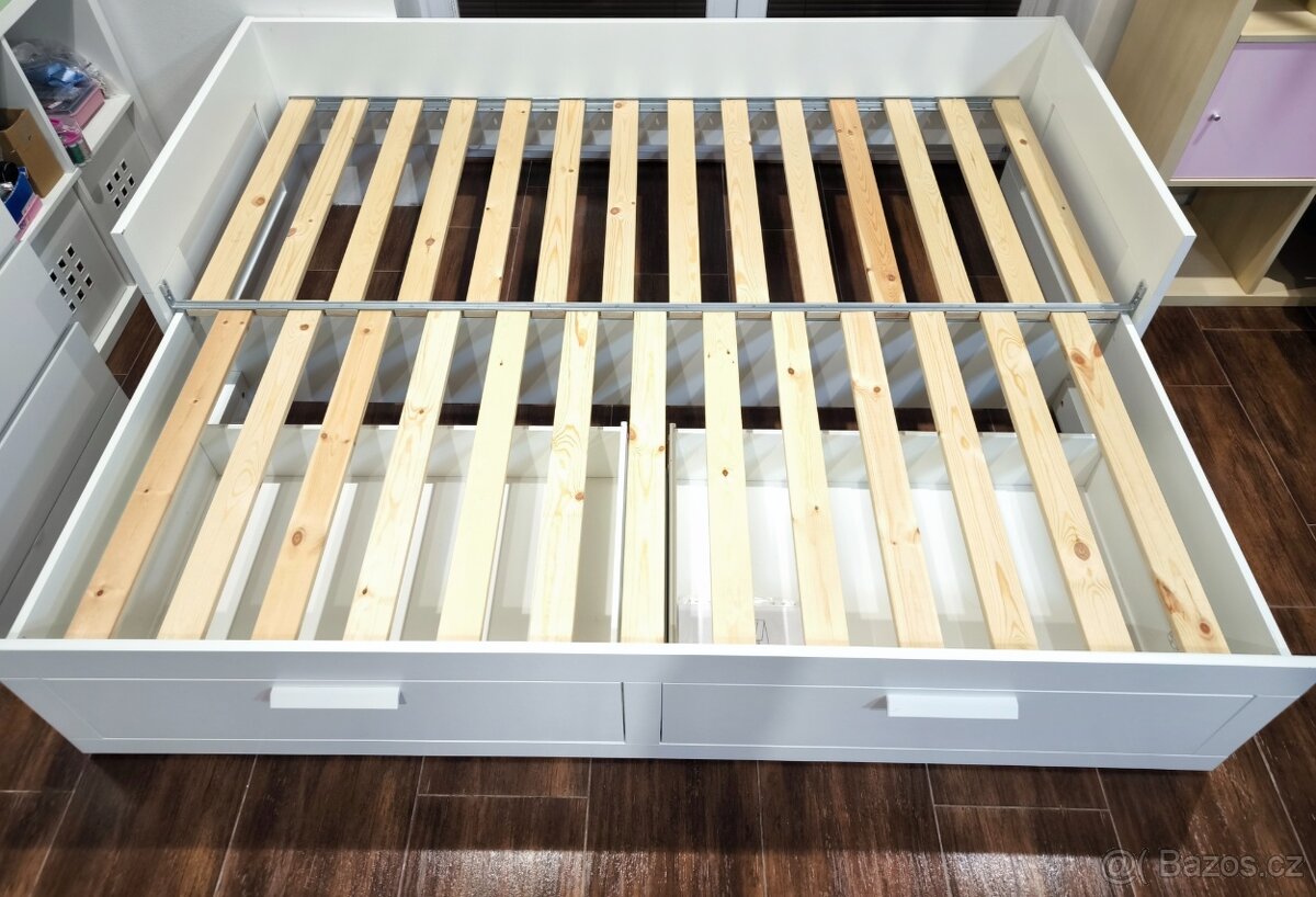 Postel IKEA Brimnes - 3