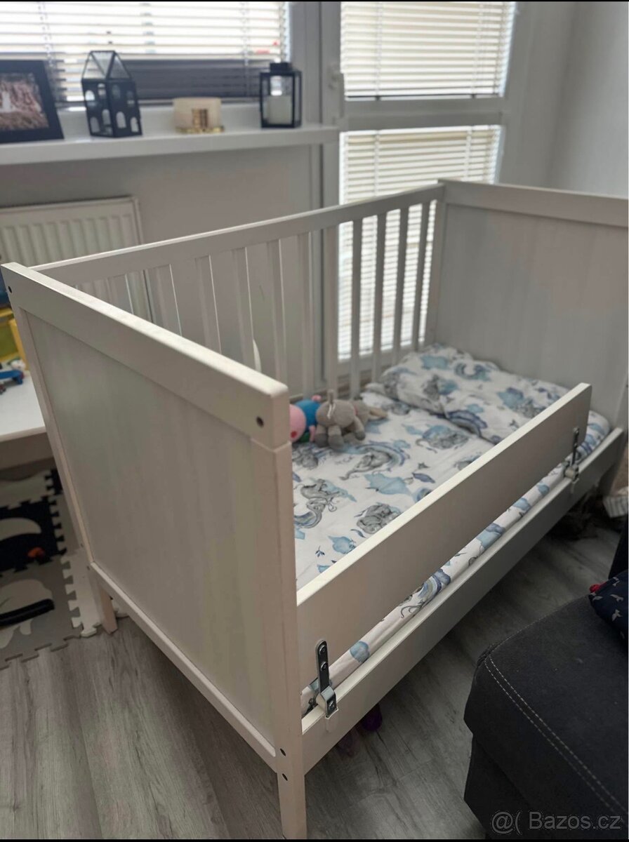 Dětská postýlka včetně zábrany - 3