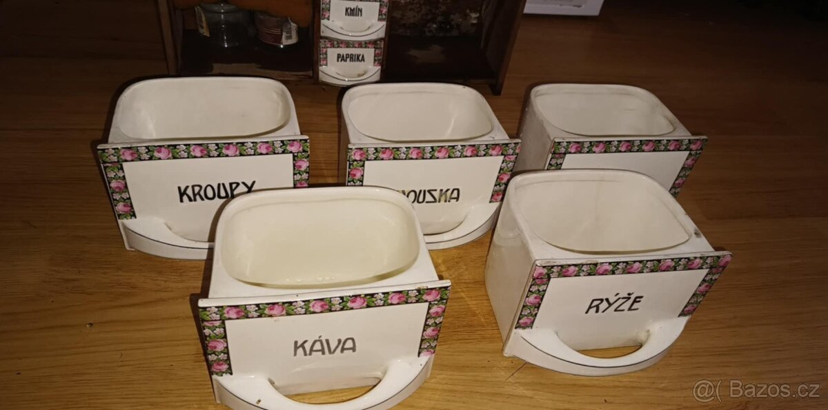 Krásné staré kořenky růžičky D. Urbach - 3