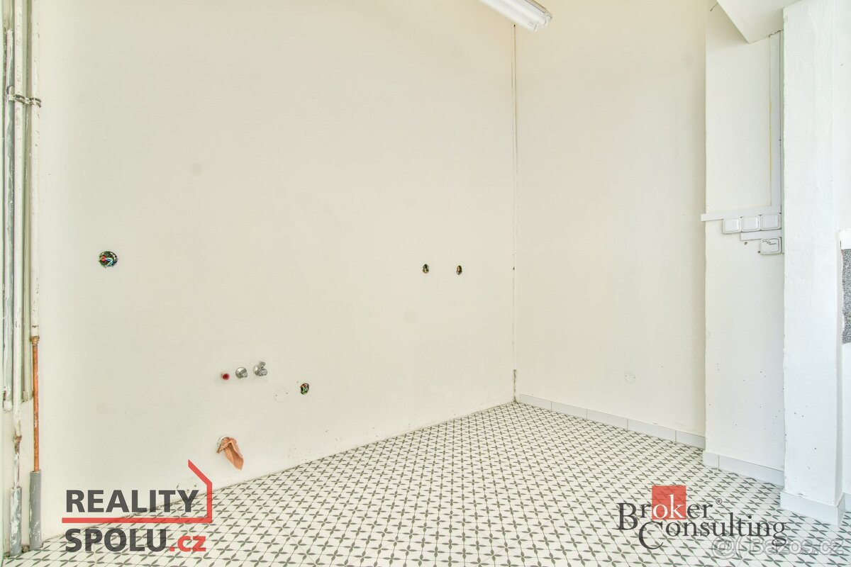 Pronájem, komerční/obchodní prostory, 330 m2, Komenského 188 - 3