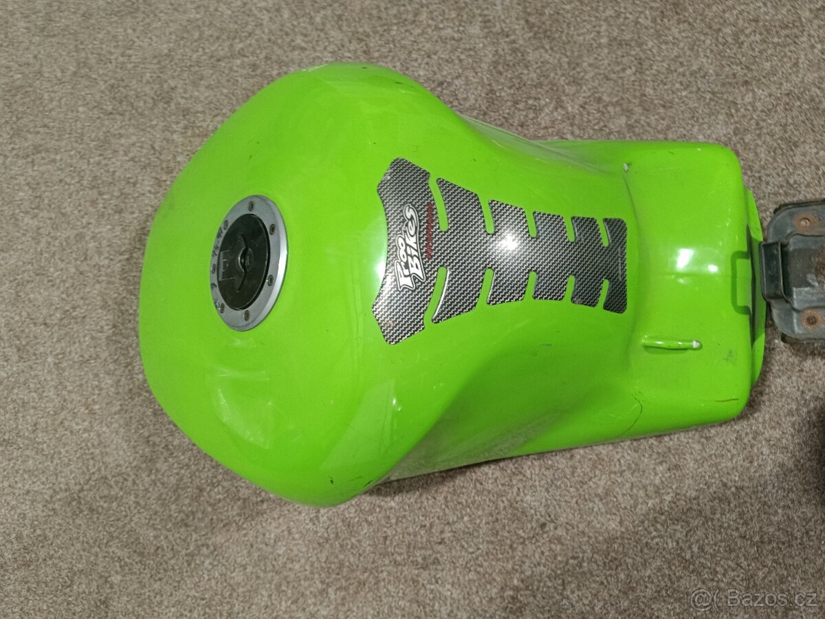 Nádrž Kawasaki ZX-9R - 3