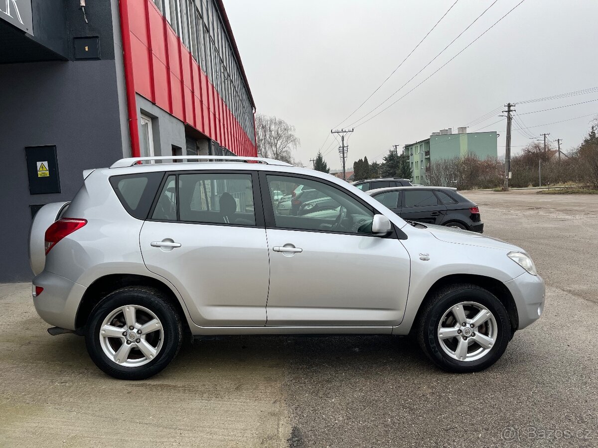 Toyota Rav4 2.2 D-4D 4x4 = Uzávierk, Bez korozie, = - 3
