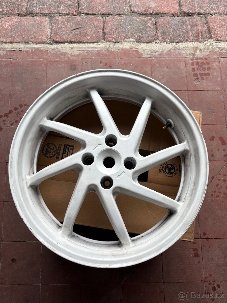 Honda VFR RC36 zadní ráfek - 3