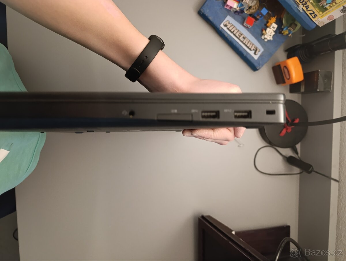 Notebook Dell na díly - 3