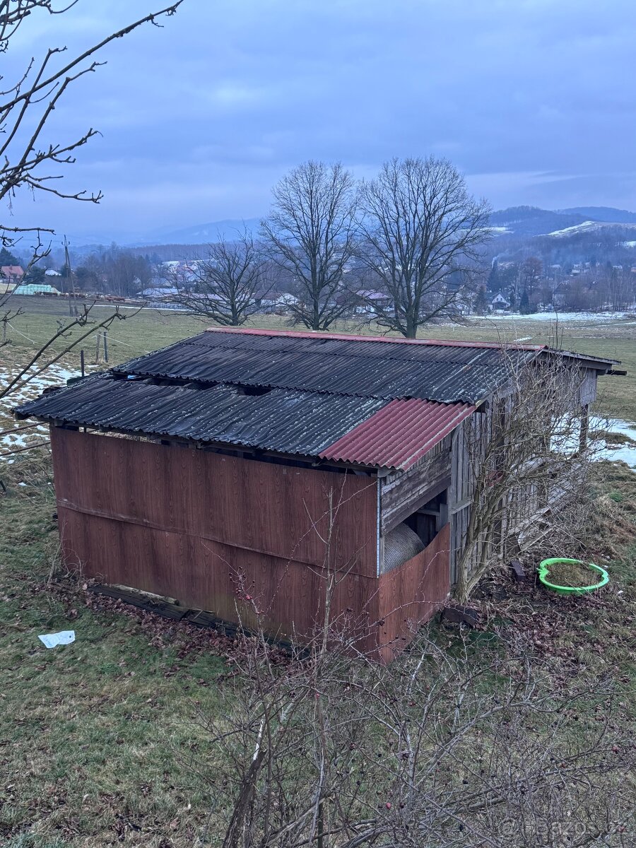 Dřevěná stáj - 3