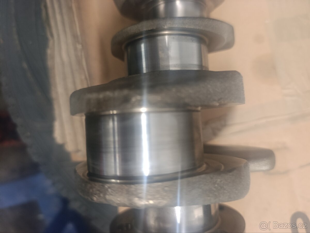 Kliková hřídel VW T5 T6 132kw - 3