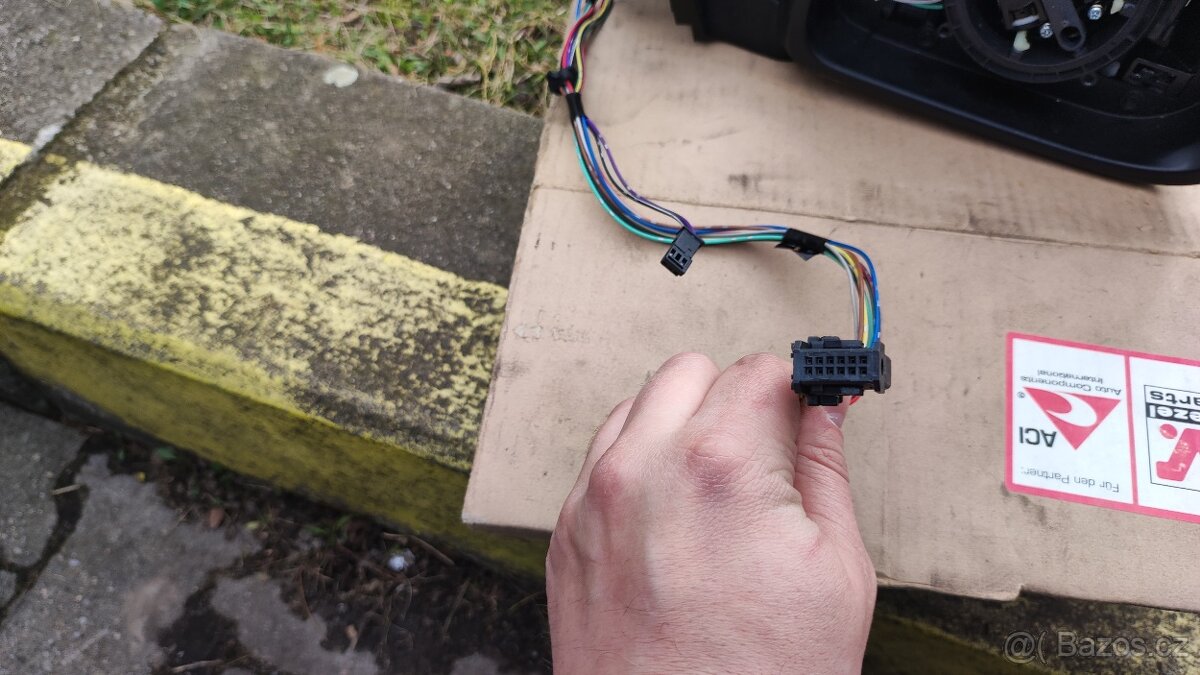 Zrcátko e38 pravé - 3