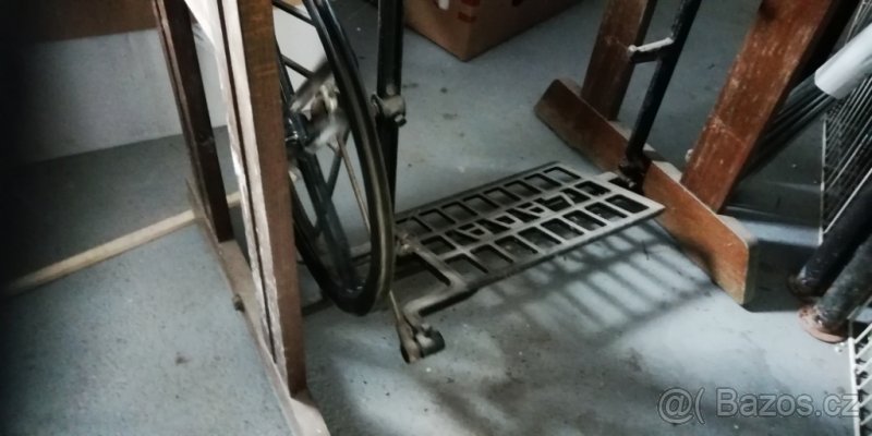 Šicí stroj LADA - 3