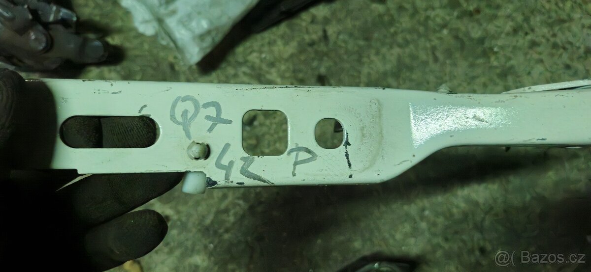 Panty kapoty Audi Q7 4L - 3