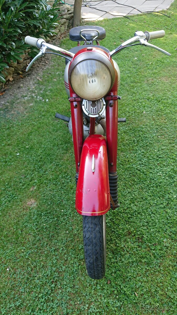 Jawa 250 pérák - 3