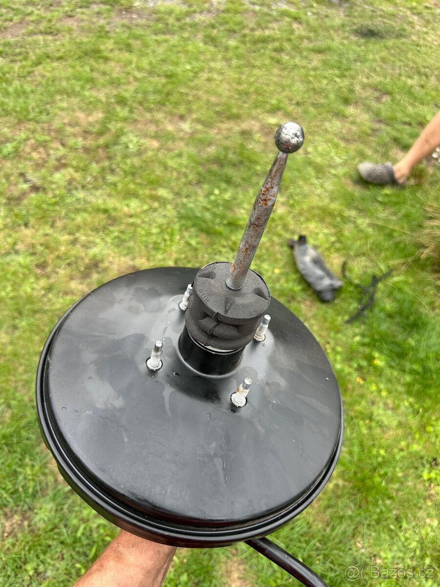 Posilovač brzd golf 4 - 3