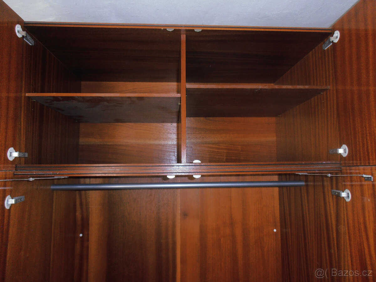 LEŠTĚNÁ ŠATNÍ SKŘÍŇ S NÁSTAVCEM - 3