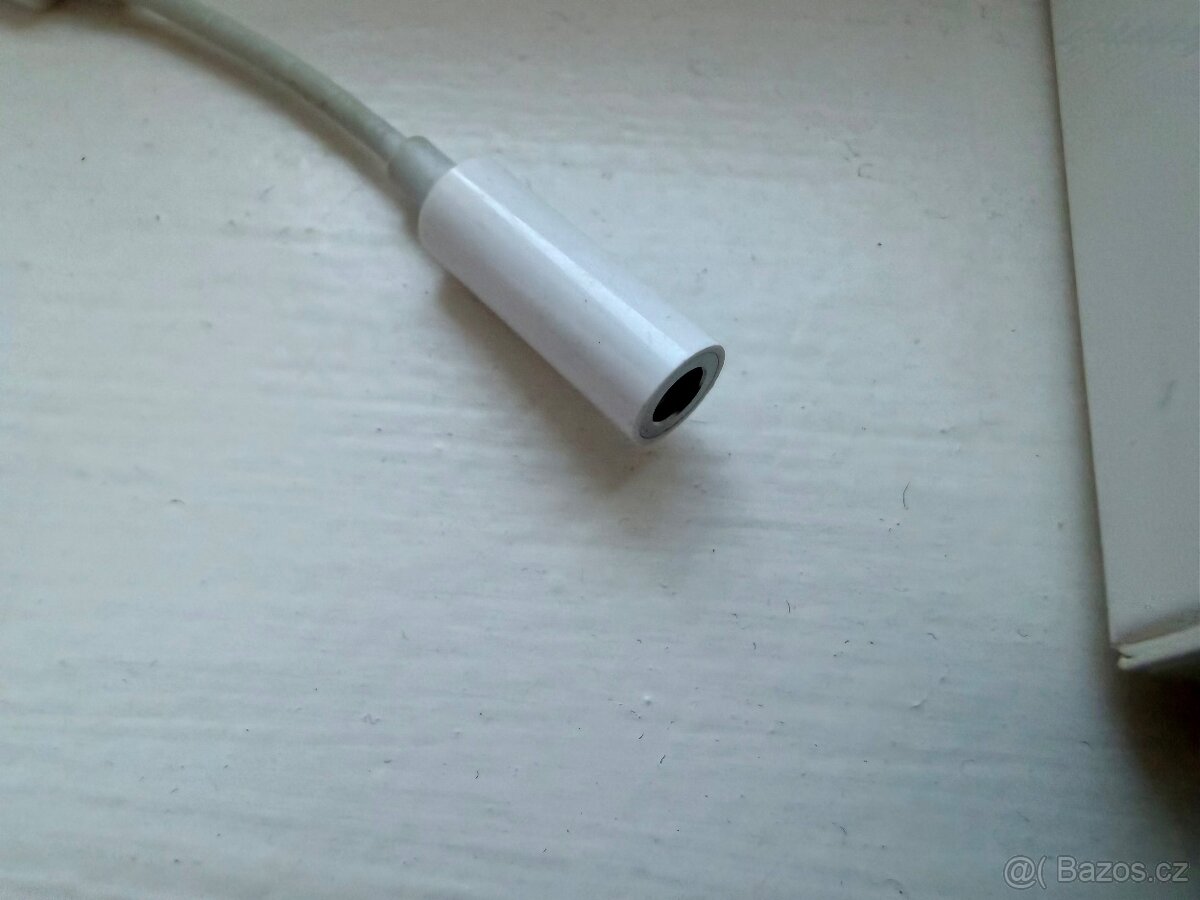 Adapter APPLE iPhone MMX62ZM/A Jack 3,5mm / lightning - 3