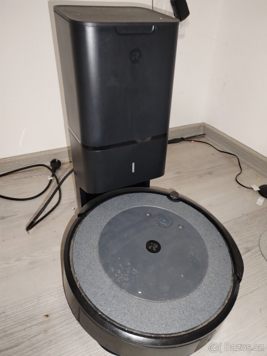 Robotický vysavač Roomba i3 - 3