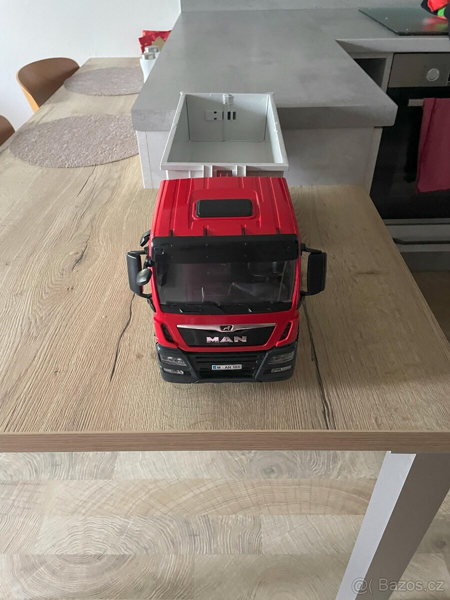 Prodám Bruder nákladní auto MAN - 3