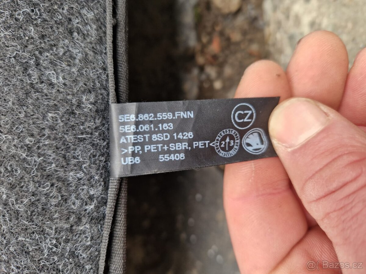 Octavia IV oboustranný koberec kufru - 3