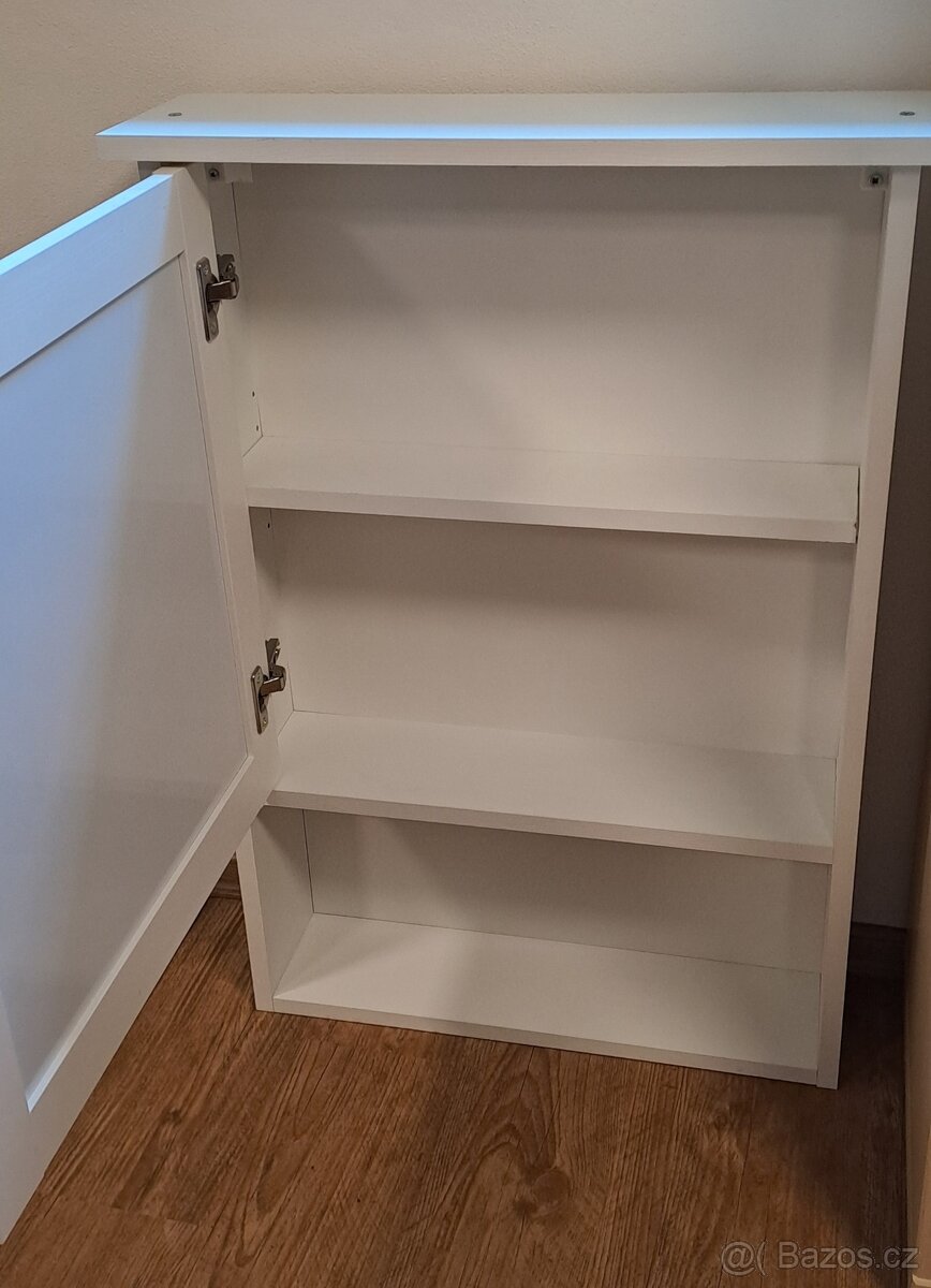 Zrcadlová skříňka - 3