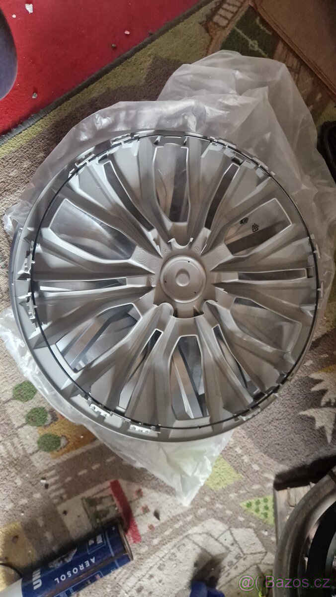 Sada nových originálních VW krytů kol. R17 - 3