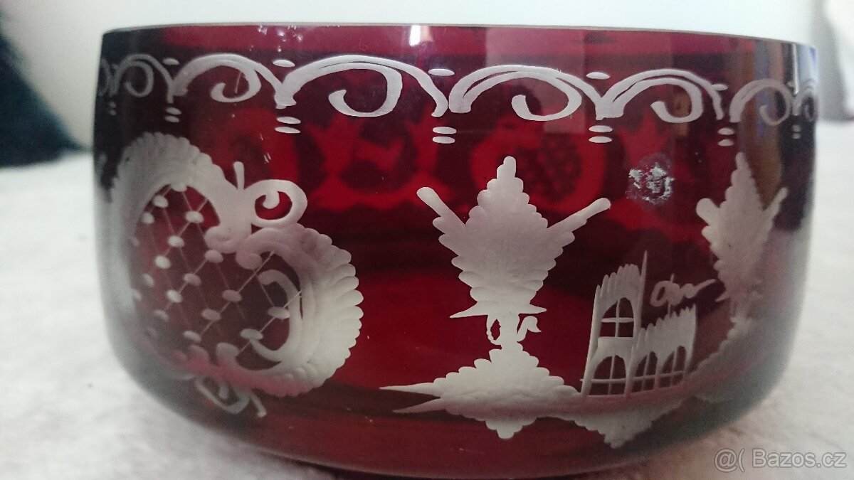 Rubínové sklo-mísa. - 3