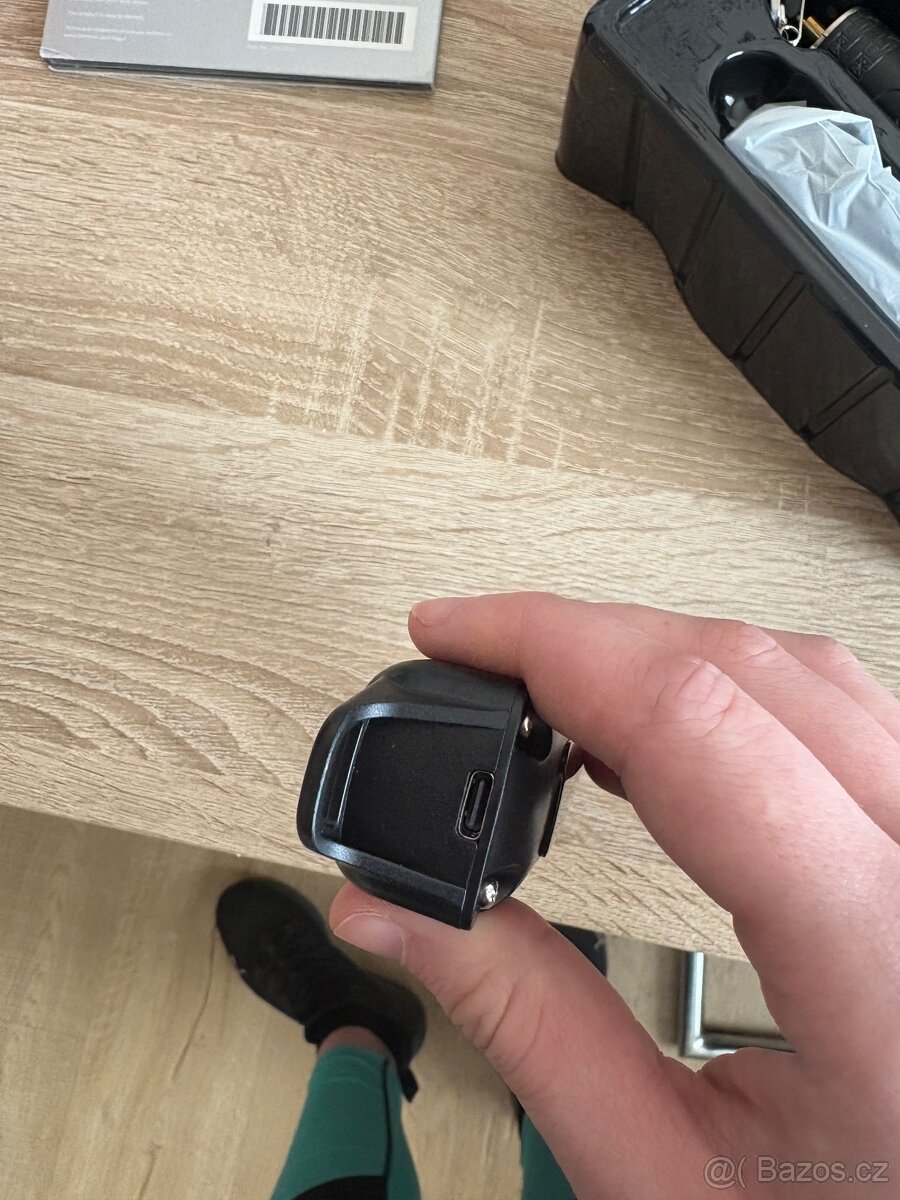 Kadeřnické náčiní - 3