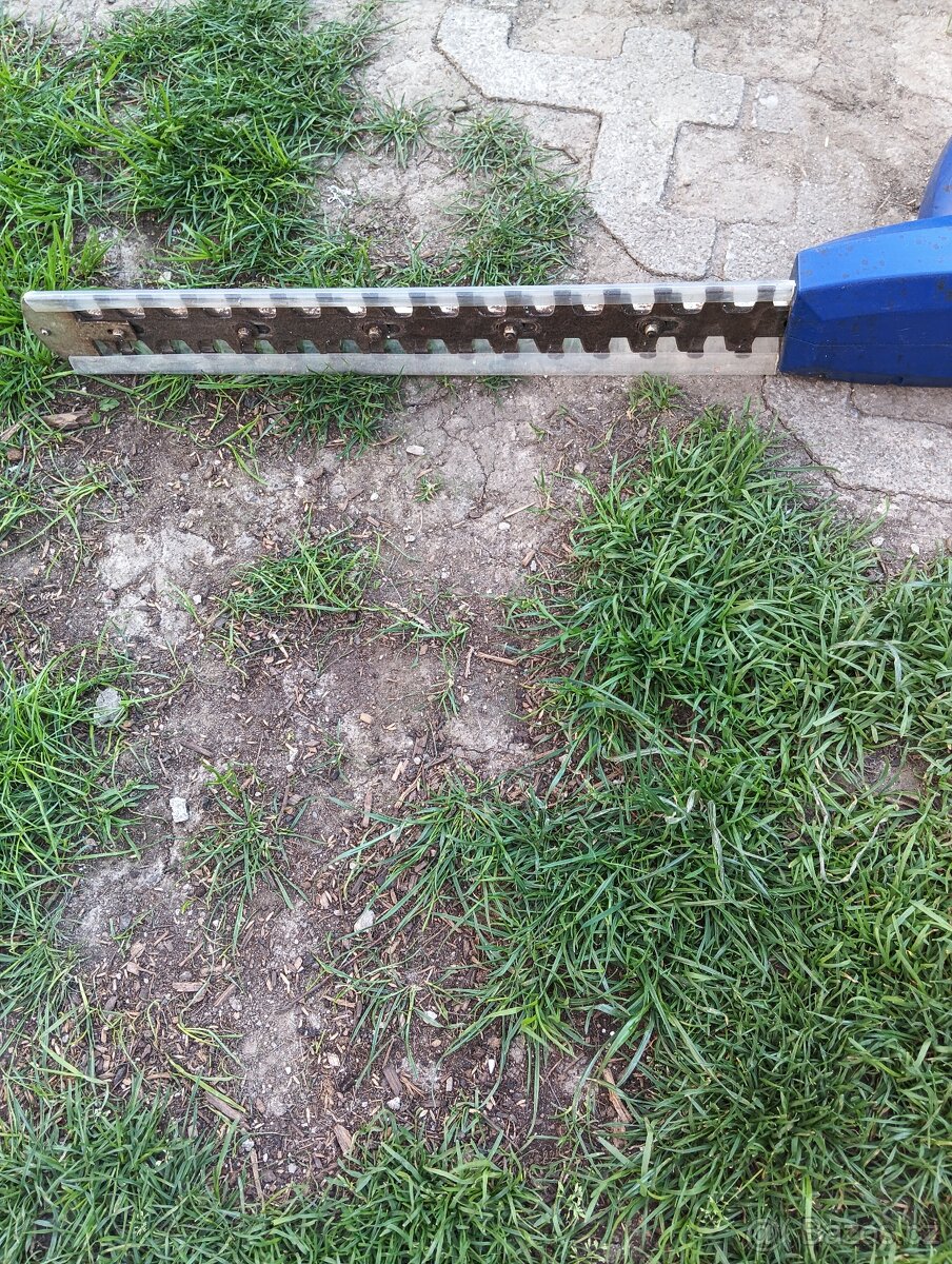 Prodám teleskopické nůžky na živý plot - 3