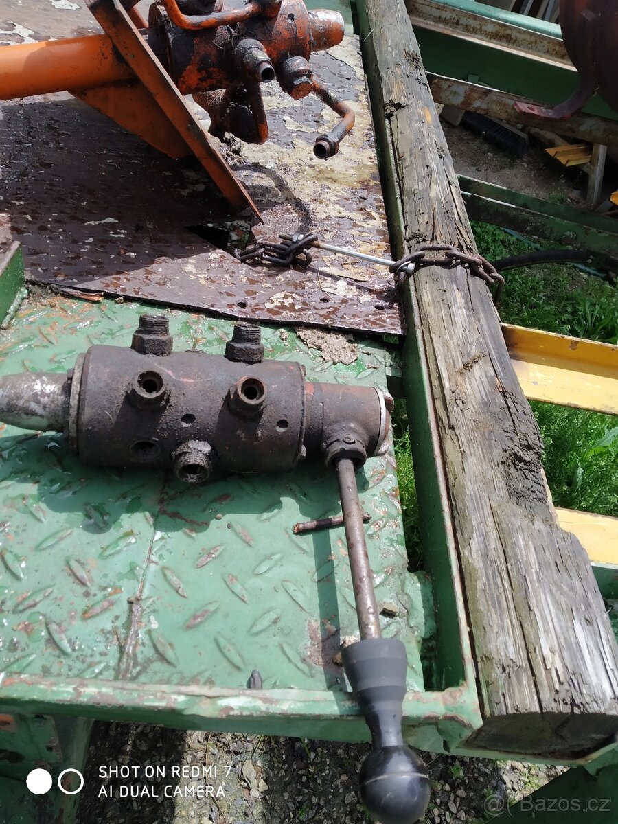 Rozvaděč na čelní nakladač Humpolec 1000 - 3