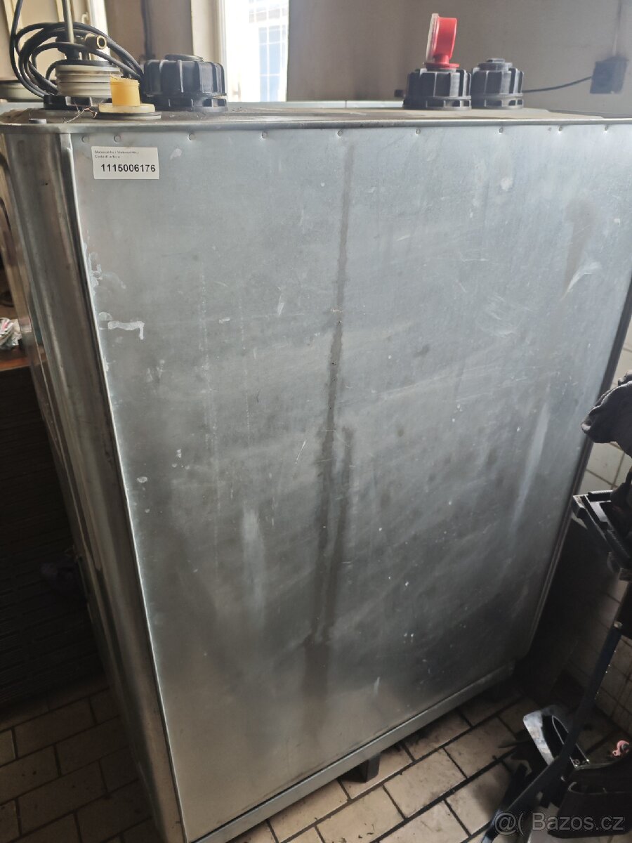 Dvouplášťová nádrž na olej - 3