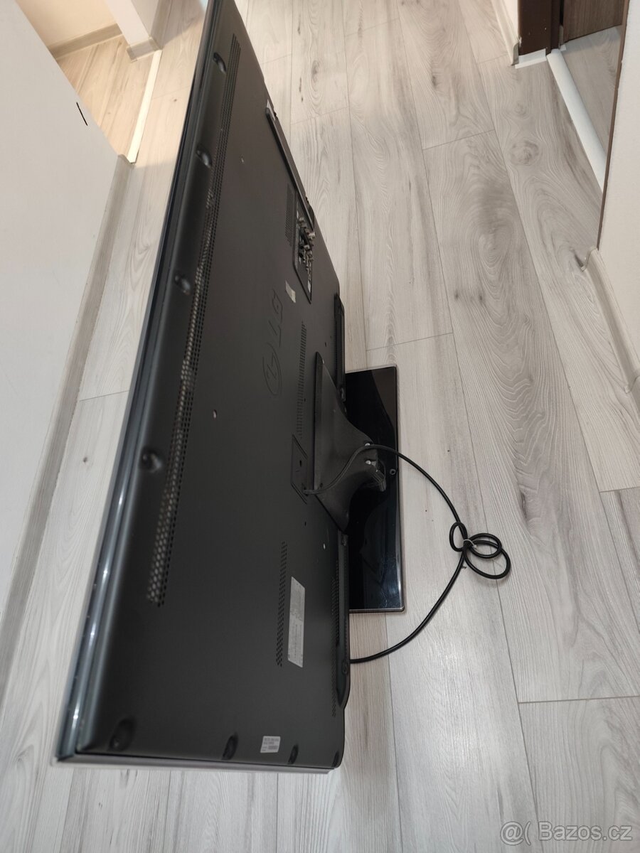 3D Televize LG 42LW4500 - bez brýlí - 3