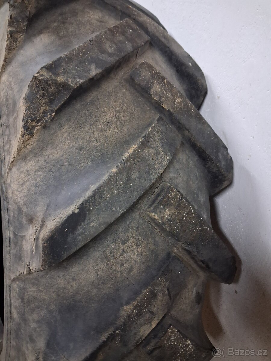 prodám pneu 16,9-30 - 3