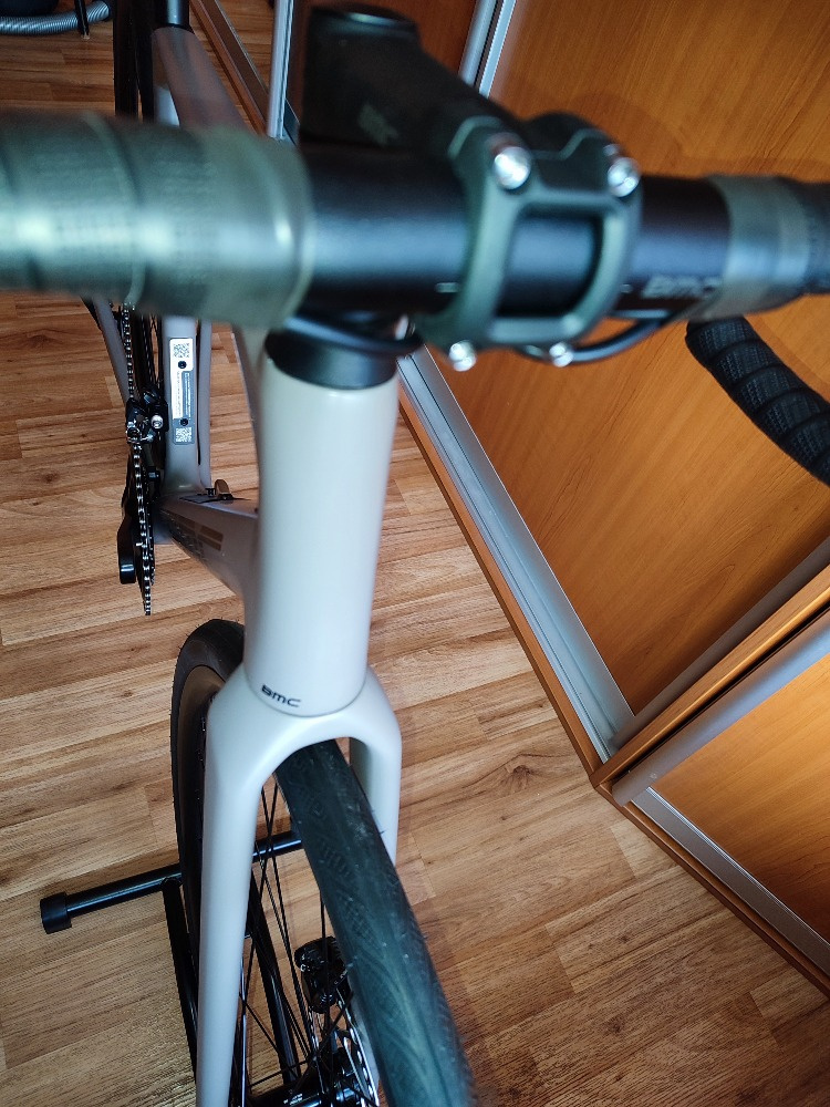 BMC Roadmachine THREE CARBON - 3