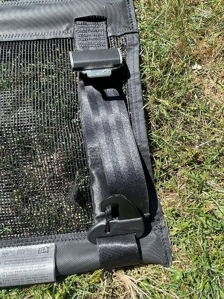 Zástěna do kufru pro Audi Q8 - 3