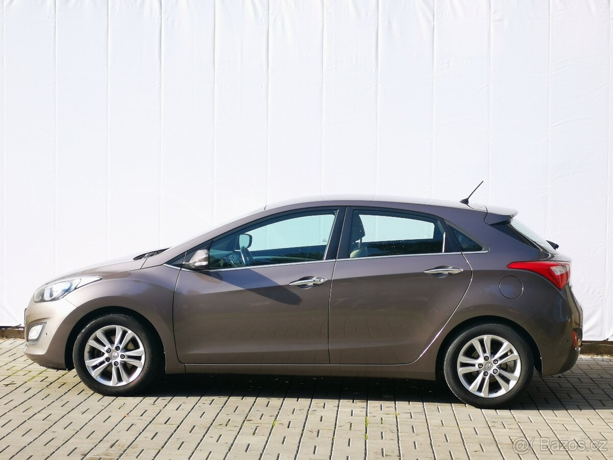 Hyundai i30 1.6 GDI Trikolor 99kW 1.majitel ČR - 3