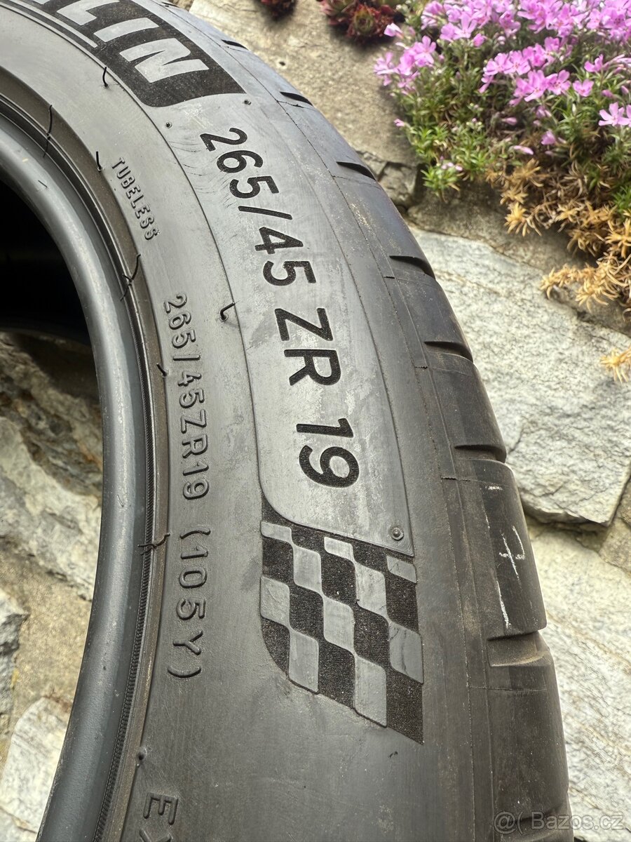 Pneu Michelin PS4 265/45 R19 - 3