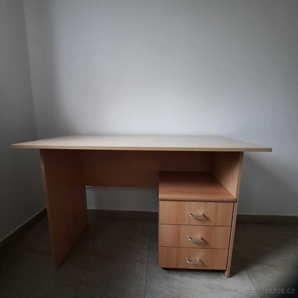 PRODÁM PSACÍ STŮL A KONTEJNER - 3