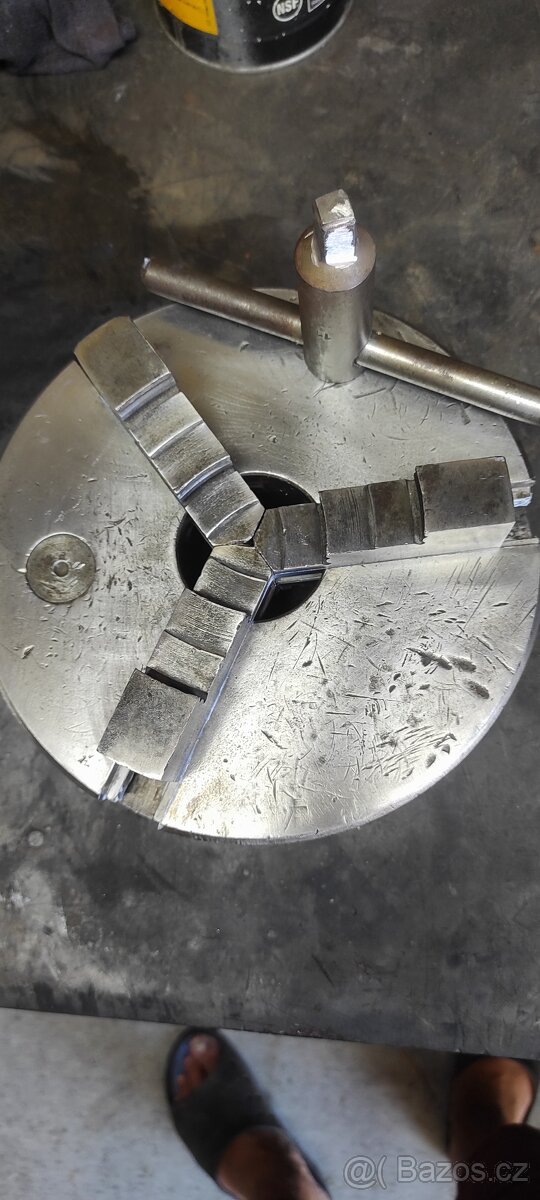 Upínací hlava k soustruhu - 3