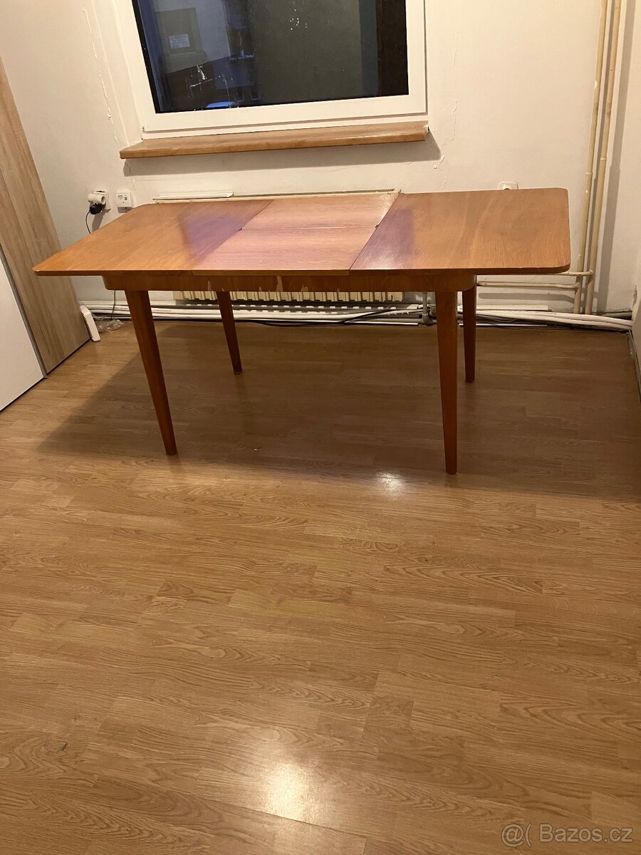 Rozkládací jídelní stůl - 3