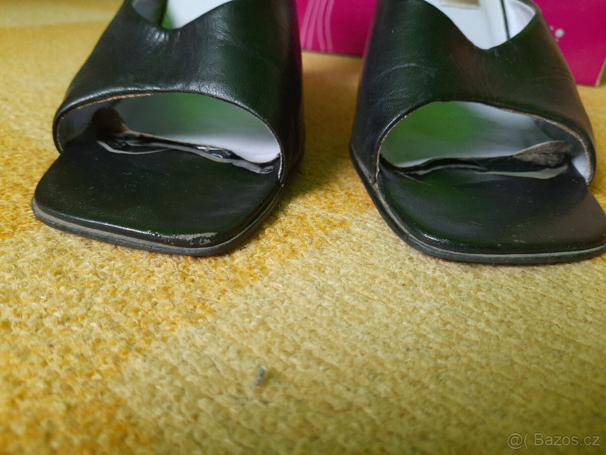 Černé střevíce Baťa, velikost 38, onošené - 3