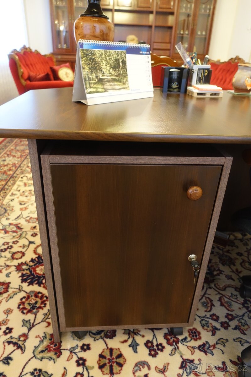 Kancelársky stôl - 3
