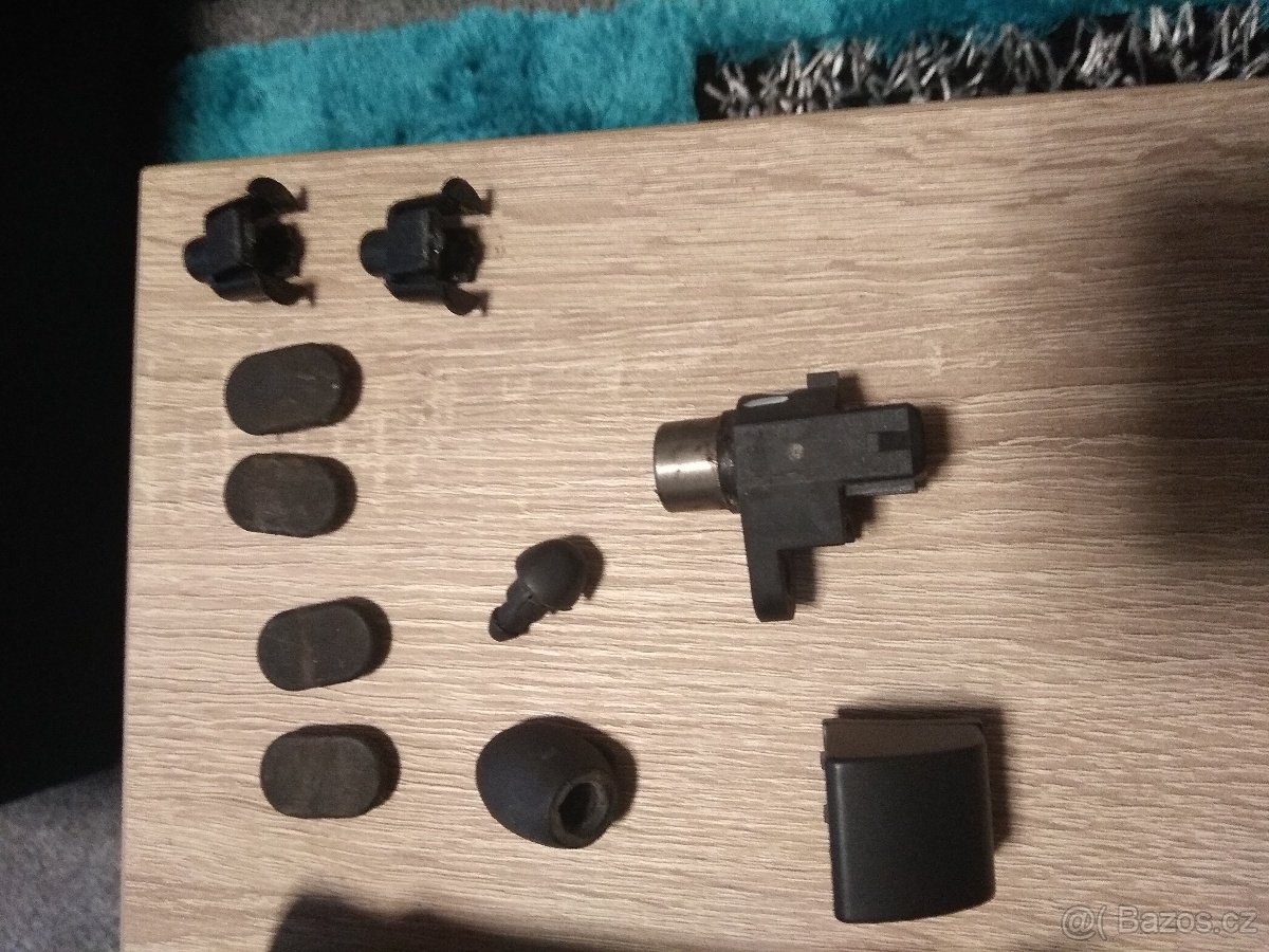 Různé díly Škoda Felicie - 3