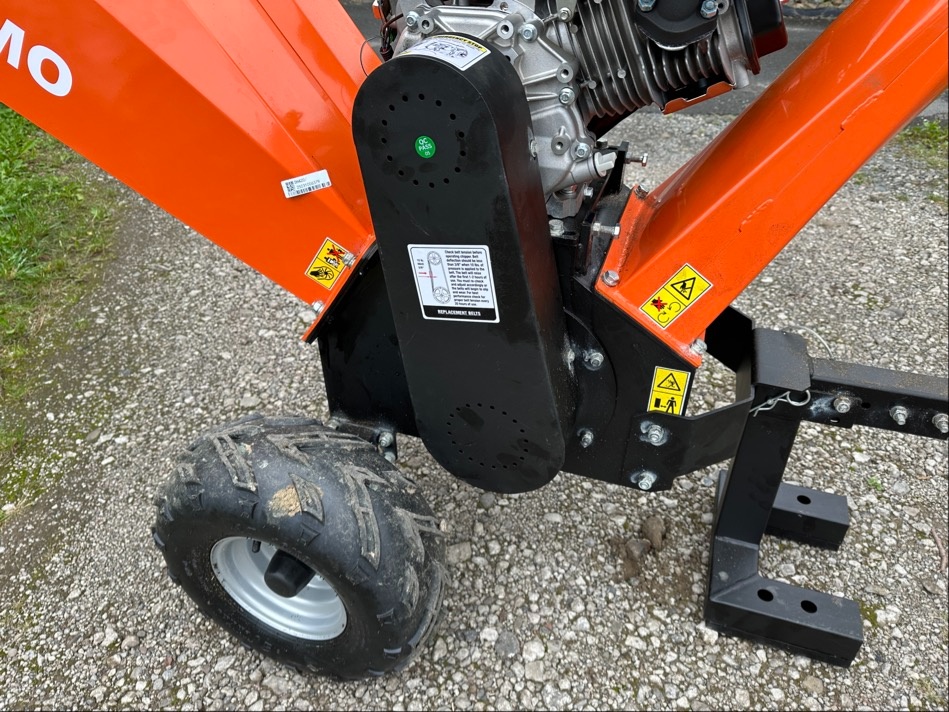 štěpkovač, drtič větví, štěpkovač za auto 15 hp - 3